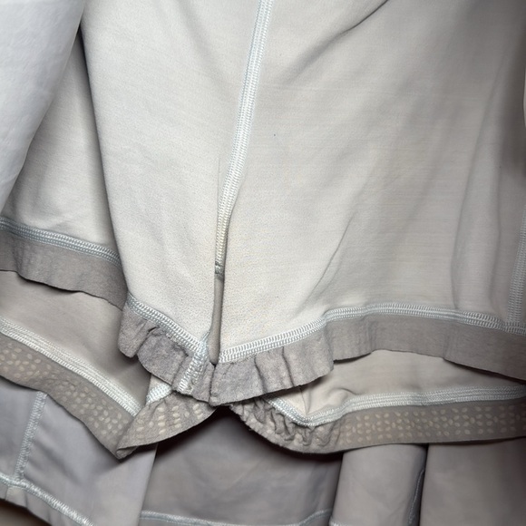 Lululemon tennis skirt. Size 10. - Picture 9 of 12